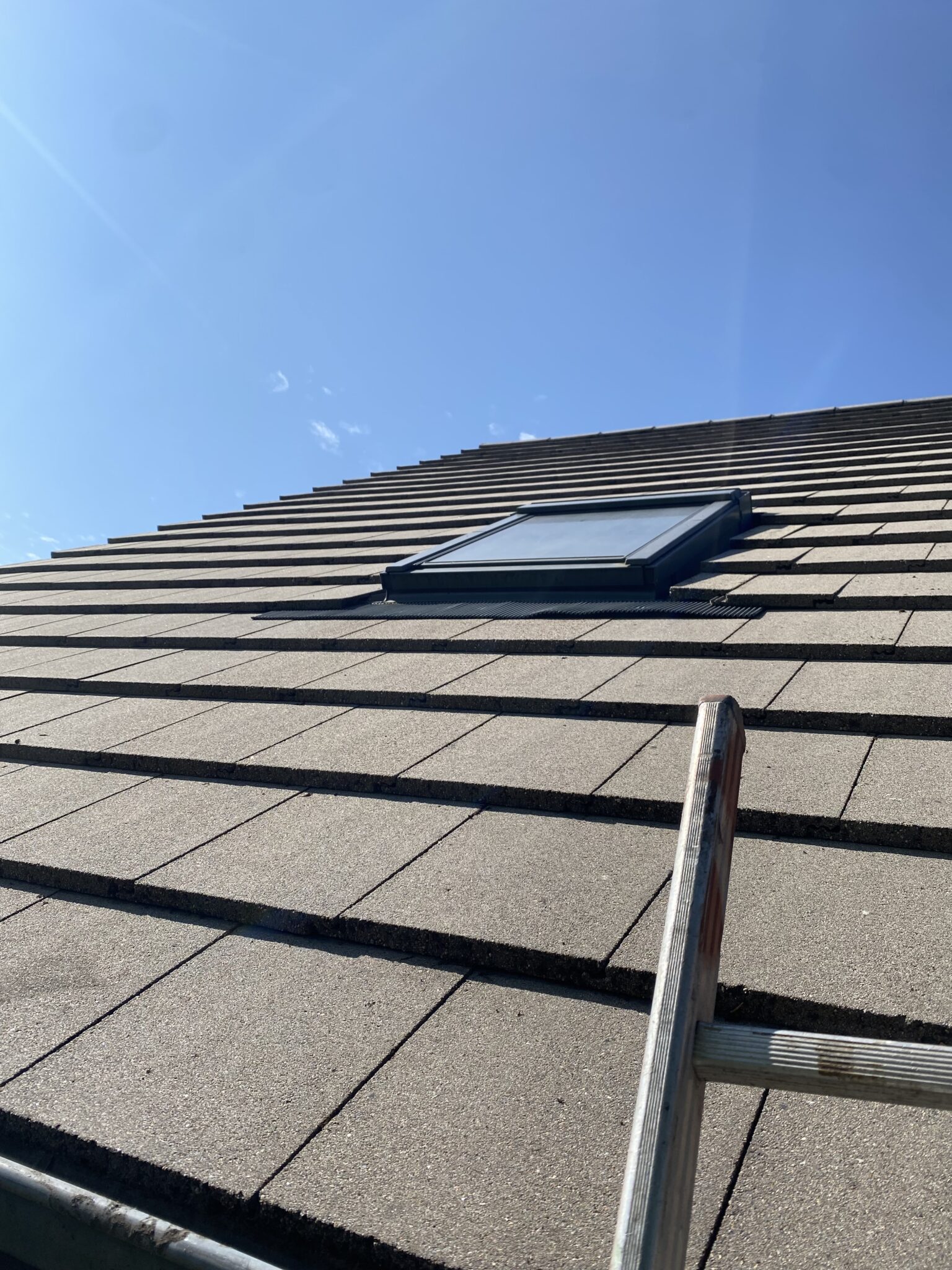 Rénovation toiture et application d'hydrofuge après nettoyage